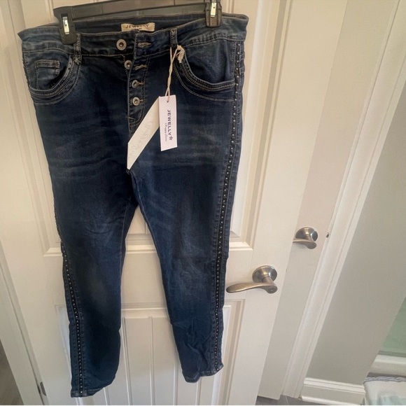 JEWELLY DENIM JEANS W STUDS down seam!!! These are boutique quality!! L stretch - Picture 9 of 11